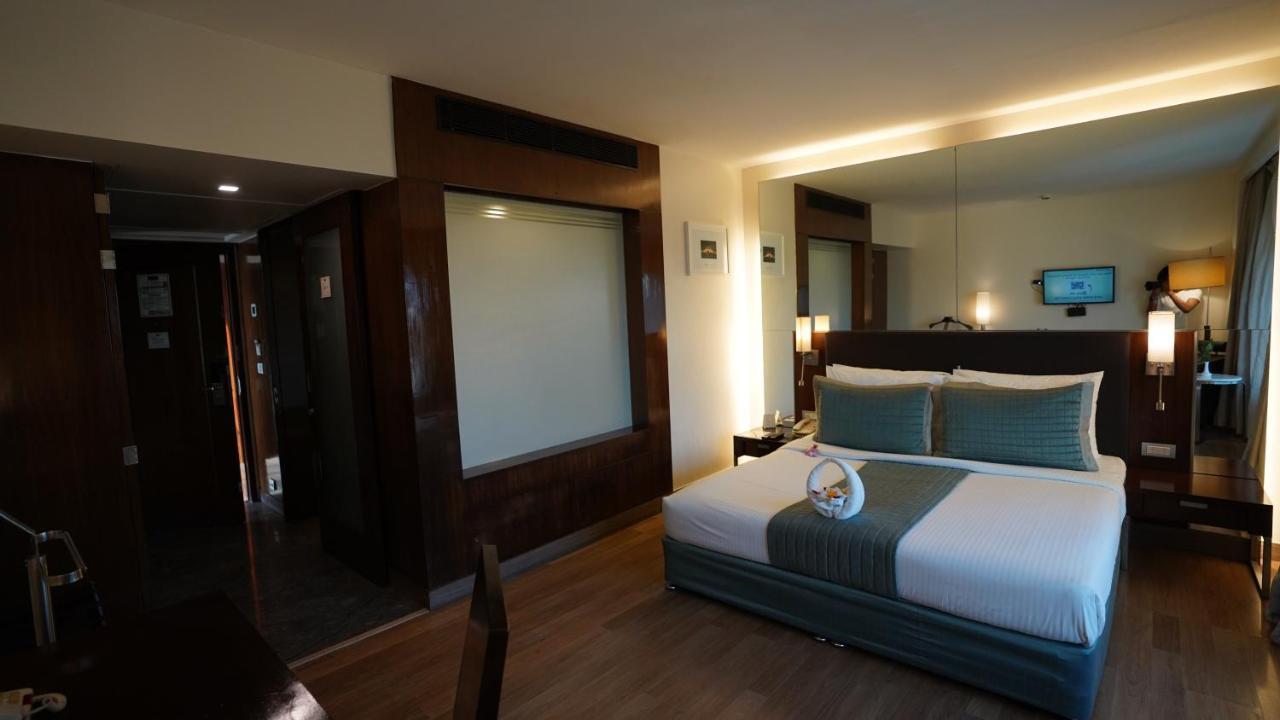 St Laurn Koregaon Park بونة المظهر الخارجي الصورة