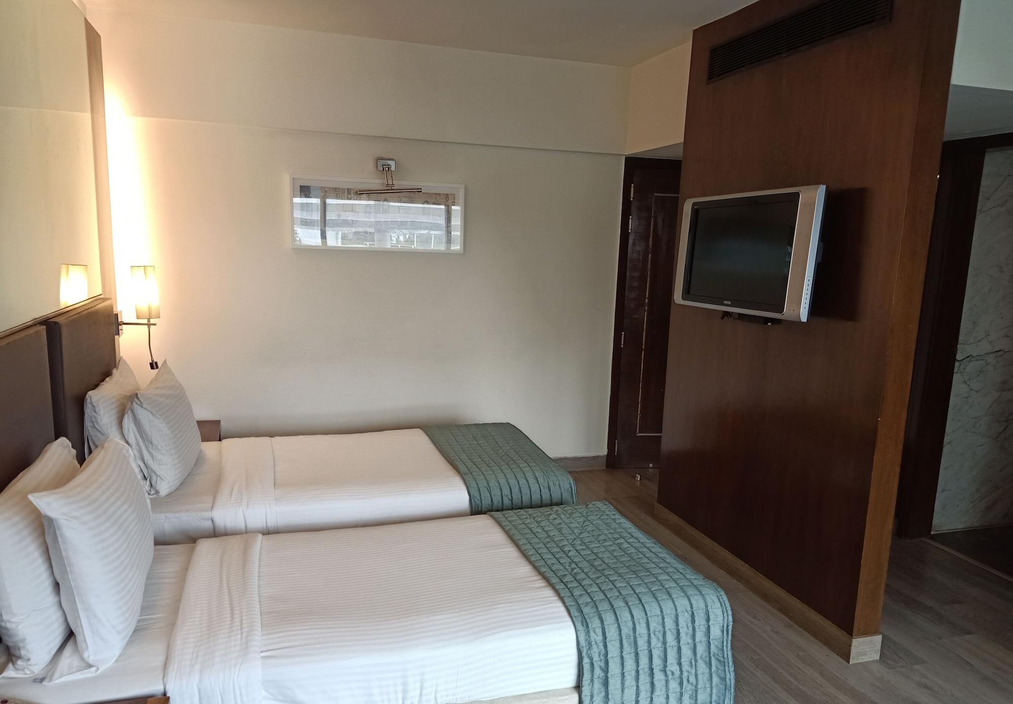 St Laurn Koregaon Park بونة المظهر الخارجي الصورة