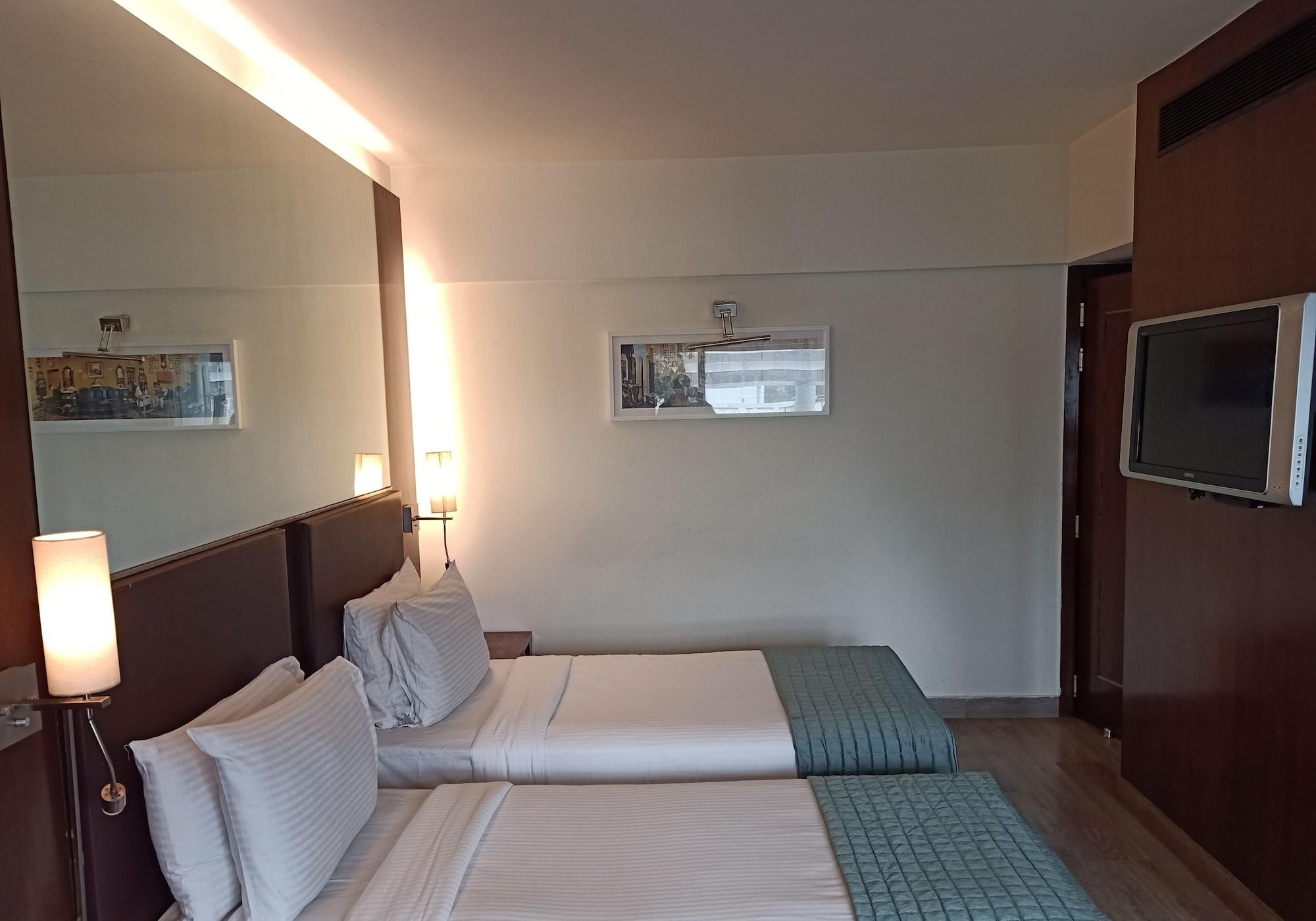 St Laurn Koregaon Park بونة المظهر الخارجي الصورة